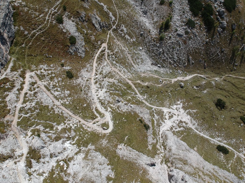 Dronefoto van de Dolomieten